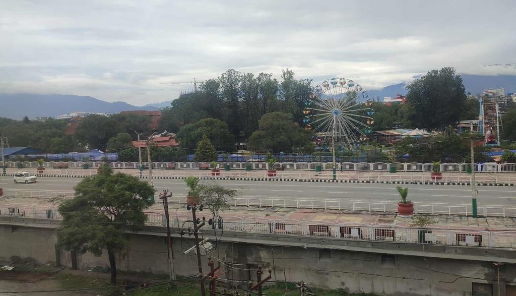 काठमाडौँका सडक सुनसान जस्तै