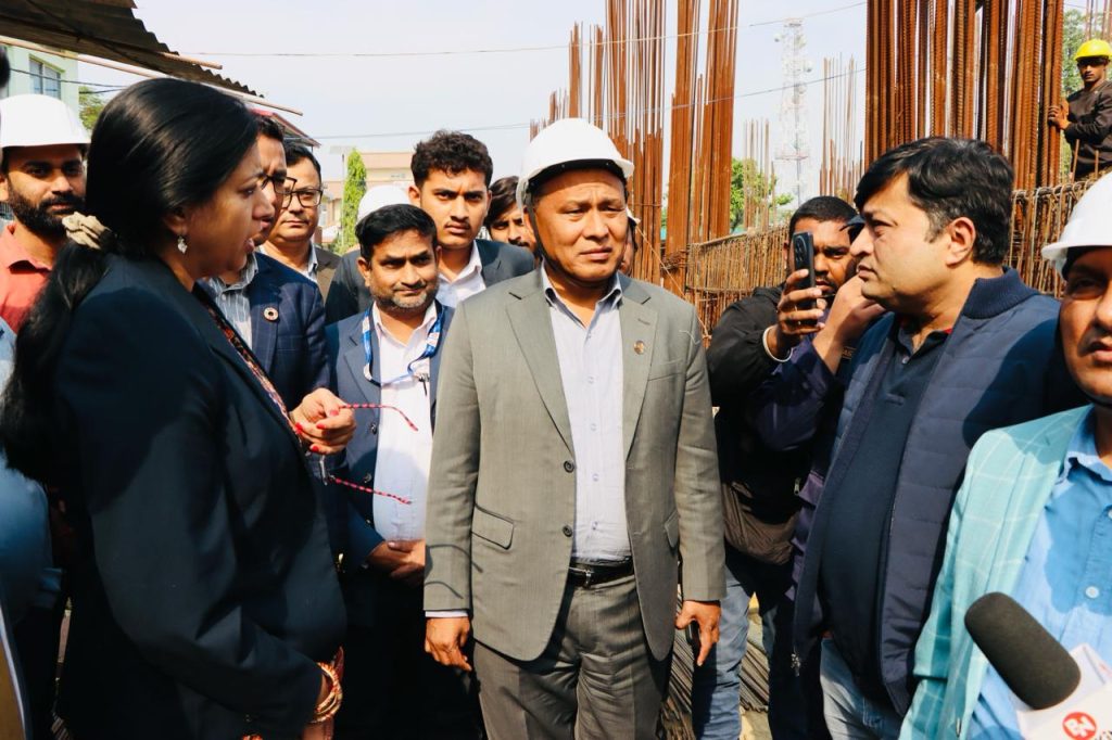 साढे दुई अर्ब बढी लागतमा निर्माणाधिन कोशी अस्पताल भवन सम्पन्न गर्न कुलमानको निर्देशन