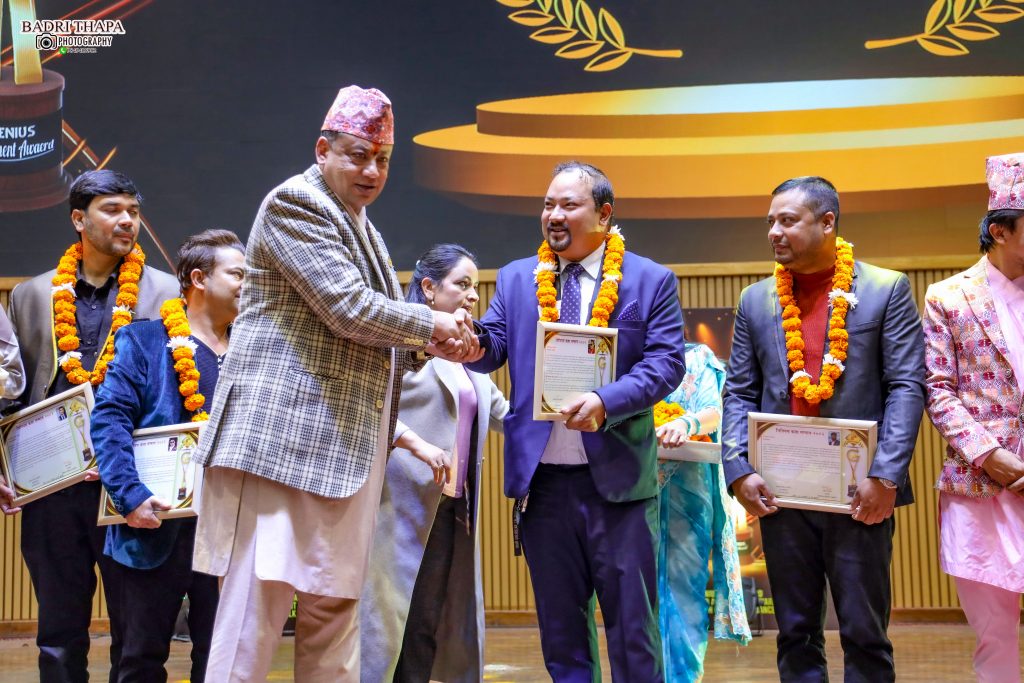 छैठौँ जिनियस म्युजिक अवार्डद्धारा श्रेष्ठ सम्मानित
