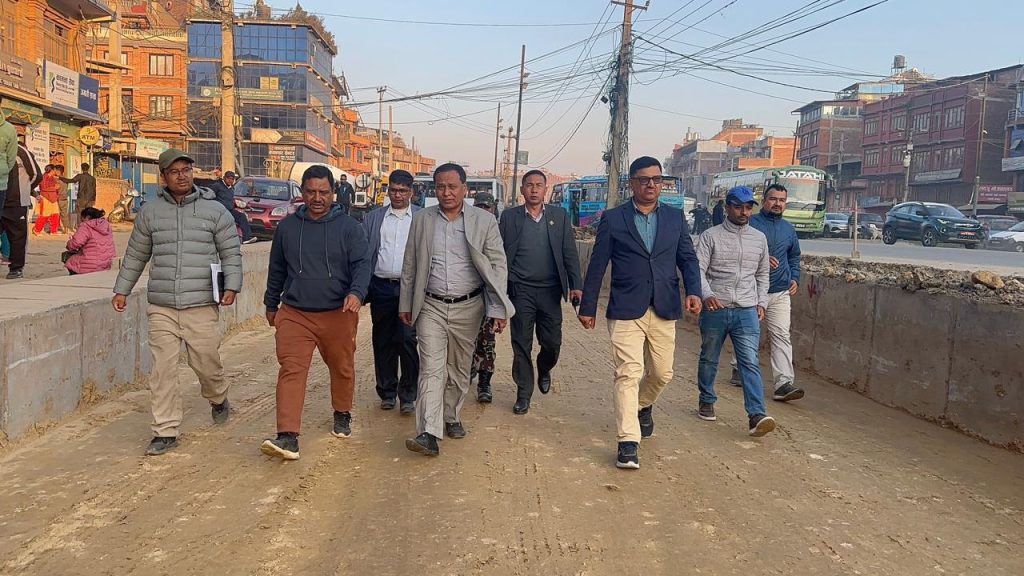 सूर्यविनायक-धुलिखेल सडक निर्माण प्रगति ५० प्रतिशत, कामलाई तिव्रता दिन मन्त्री घिसिङको आग्रह