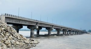 साढे तीन अर्ब बढी लागतमा निर्माणाधीन महाकाली पुल सरकारी वेवास्ताले अलपत्र, अन्योलमा आर्थिक नाका निर्माण योजना