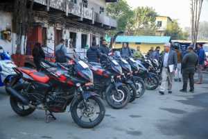 चोरी भएका ६० वटा मोटरसाइकल र स्कुटर हस्तान्तरण