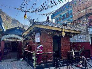 एक सय वर्ष पुरानो बेनीको गणेश मन्दिर पुनर्निर्माण