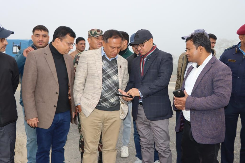महाकाली नदीमा तटबन्ध निर्माण तत्काल अगाडि बढाउन विभागलाई मन्त्री घिसिङको निर्देशन