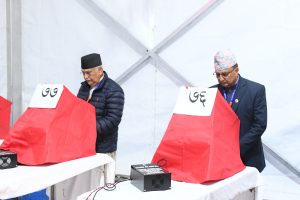 एमालेमा नयाँ नेतृत्व चायनका लागि मतदान जारी, एक जनालाई मतदानका लागि कम्तिमा आधा घण्टा लाग्ने