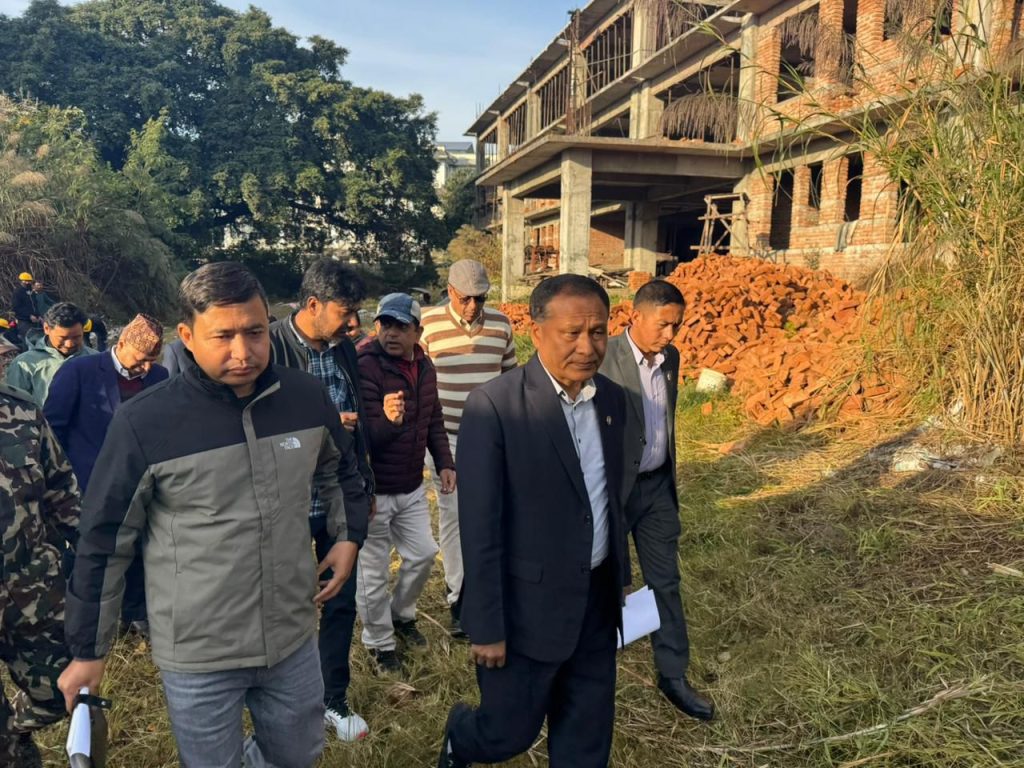 पोखरा स्वास्थ्य विज्ञान प्रतिष्ठानको भवन निर्माण अलपत्र
