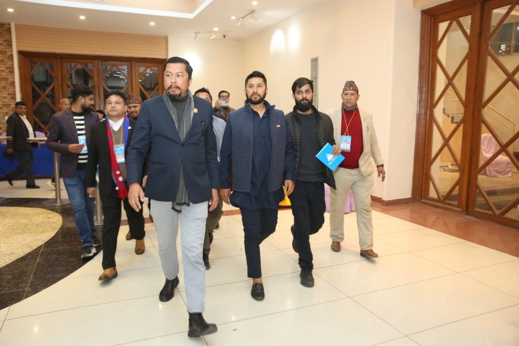 समानुपातिक उम्मेद्वार छनोट गर्न रास्वपामा दुई दिनपछि प्राइमरी भोटिङ, बालेनसँग भेटपछि पुगे लामिछाने