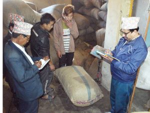 एक महिनादेखि अलैँचीको मूल्यमा तीव्र उतार–चढाव, १७ हजारसम्म घट्यो मूल्य