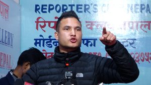 प्रधानमन्त्री कार्कीले सुदन गुरुङलाई पैसा दिएको आरोप
