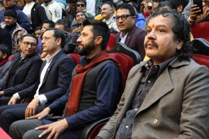 रवि लामिछानेले स्वर्णिम वाग्लेलाई देखाउँदै भने -अर्को आगामी वर्षको बजेट लेख्न सुरु गर्नुस्