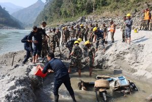 गणपति बसभित्र भेटियो मानव कङ्काल, प्रशासनद्वारा उत्खनन कार्य १७ औँ दिनपछि स्थगित