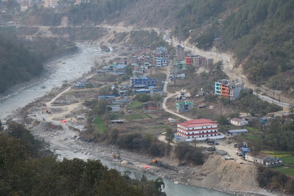 करिब तीन करोड लागतमा लामाखेतमा नदी नियन्त्रणको काम हुँदै