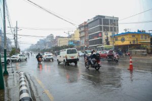 उच्च पहाडी तथा हिमाली भागका केही स्थानमा मध्यम हिमपात र वर्षा हुने