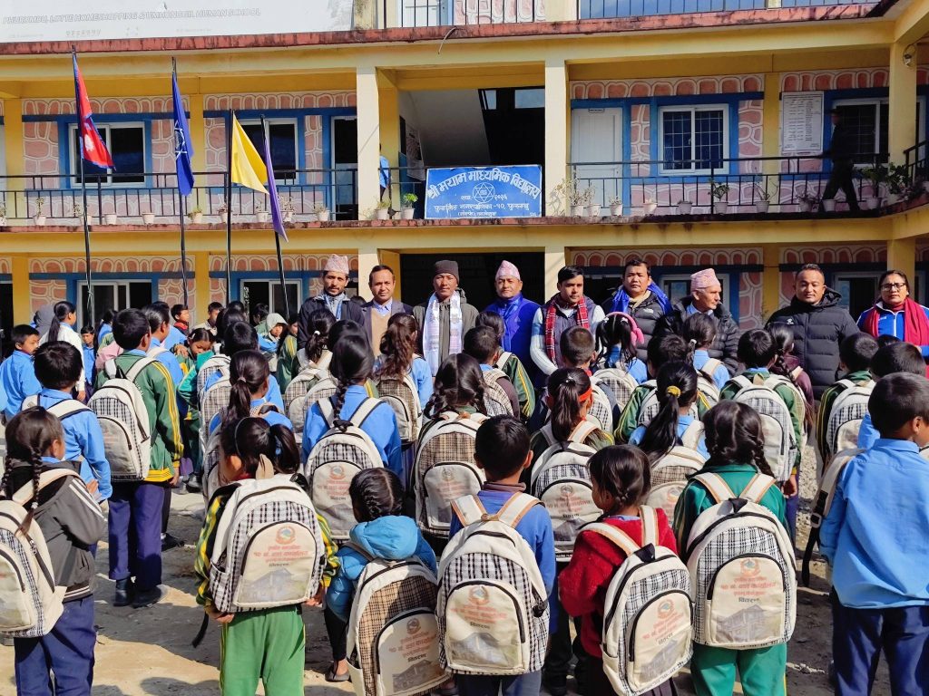 महिला उद्यमशीलता प्रवर्द्धन गर्न विद्यार्थीलाई करिब पाँच लाखको झोला