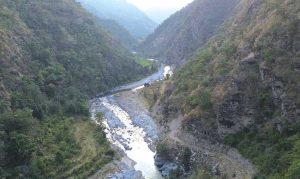 घर्तीभिरको चट्टान फुटाउन थालियो, लागत दुई करोड