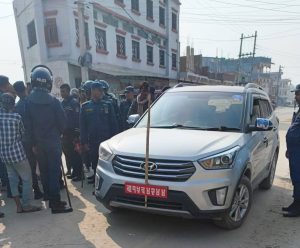 रास्वपा स्टिकर टाँसिएको कारले ठक्कर दिँदा ४ वर्षीया बालिका खातुनको मृत्यु