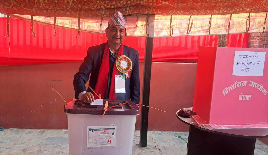 एमाले नेता पोखरेलद्वारा मतदान