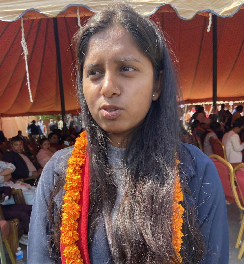 बुवा मजदुरी गर्न साउदी, नेपालमा छोरी सांसद