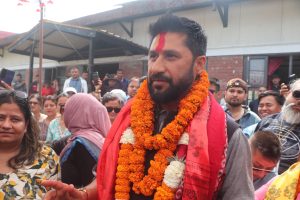 हामीले मात्तिएर होइन संयमित भएर काम गर्नुपर्छ : लामिछाने