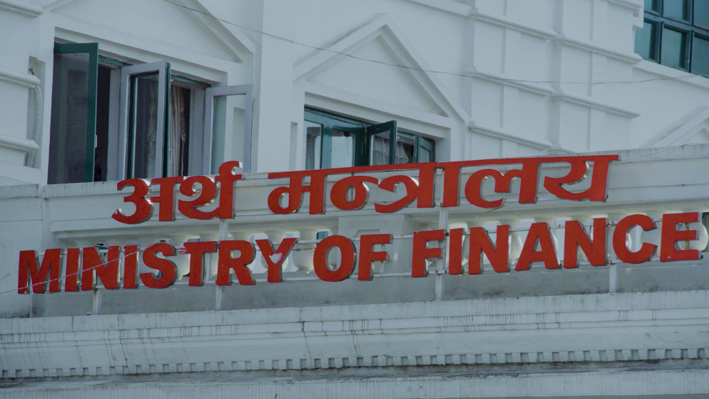 २०८२ को नेपाली अर्थतन्त्र : राजनीतिक उथलपुथल र महँगीको चक्रव्यूहमा रुमल्लिएको एक वर्ष