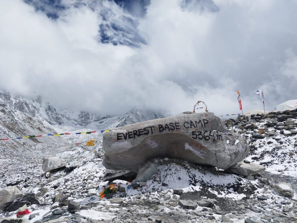 नेपालका हिमालमा विदेशीको मोह, आरोहणबाट अर्बौँ राजस्व