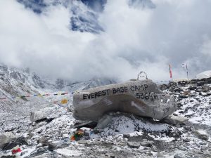 नेपालका हिमालमा विदेशीको मोह, आरोहणबाट अर्बौँ राजस्व