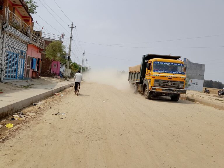 पटकपटक म्याद थपिँदा पनि बनेन महेशपुर भन्सार सडक