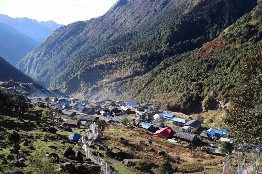 चीनसँगको छोटो व्यापारिक नाका ओलाङचुङ्गोला पुनःसञ्चालन