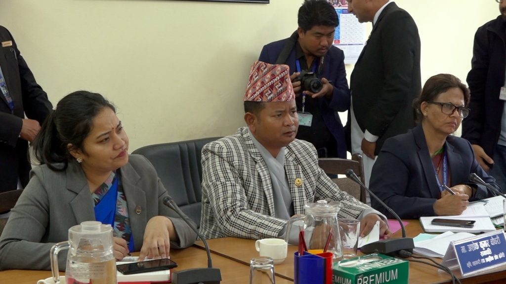 विगतका आयोगमा ‘राजनीतिक भर्ती’ हुँदा भूमि र सहकारी समस्या सुल्झिएन