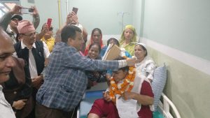 सरकारसँग ५ बुँदे सहमति भएपछि रूबी खानले तोडिन् २३ दिने अनशन