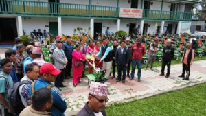 पौवादुङमामा ३४० किसानलाई ५० प्रतिशत अनुदानमा हातेट्याक्टर वितरण