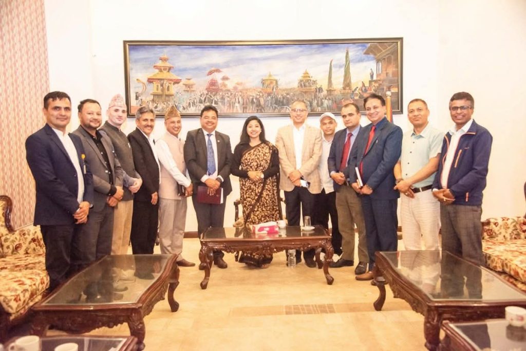 होल्डिङ सेन्टरका बालबालिकालाई निजी विद्यालयमा निःशुल्क पढाउन प्याब्सनलाई महानगरको आग्रह
