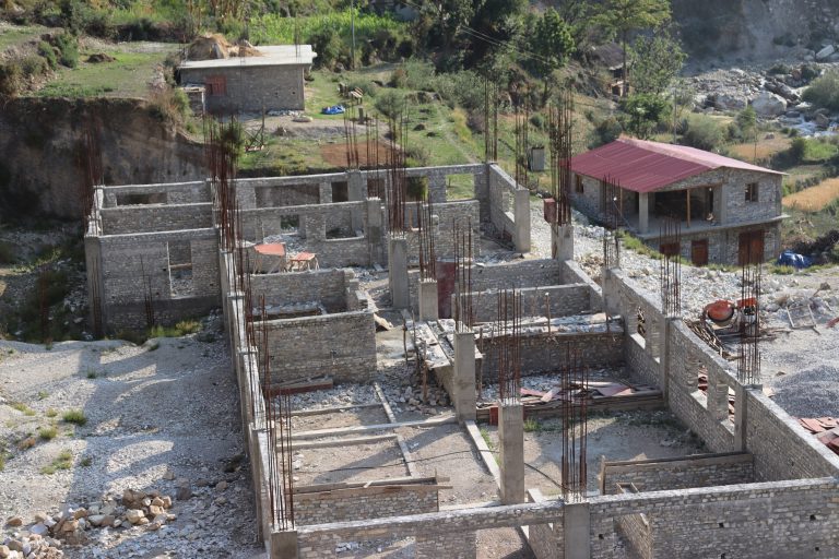 चार वर्षमा ३० प्रतिशत मात्रै प्रगति, खत्याड अस्पताल निर्माण अलपत्र
