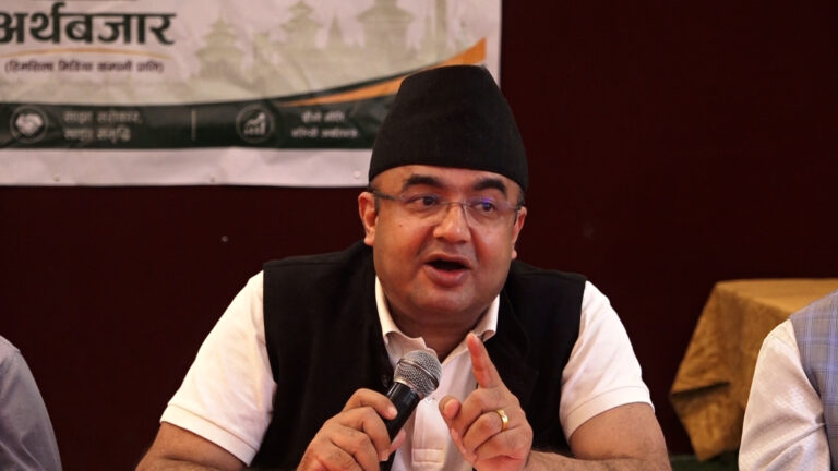 निजी औषधि उद्योगलाई प्रोत्साहन नगर्दा निराश बनायो : अध्यक्ष आचार्य