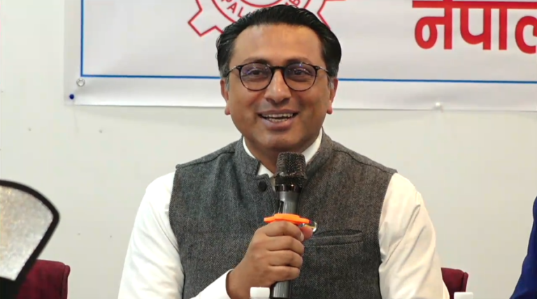 व्यवसायीले लबिङ होइन, कर तिर्नुस् ढुक्कले व्यवसाय गर्नुस् : अर्थमन्त्री