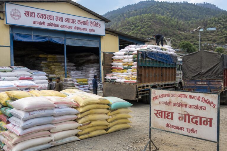 इन्धन मूल्यवृद्धिले कर्णालीमा खाद्यान्न ढुवानी प्रभावित