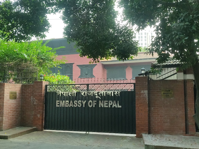 आकर्षक तलबको प्रलोभनमा भारत लगिएका १६ नेपाली कामदार कुखुरा फार्ममा बन्धक