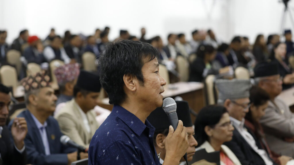 प्रधानमन्त्रीले तीन करोड नेपालीलाई सम्बोधन गरेर माफी माग्नुपर्छ : हर्क साम्पाङ