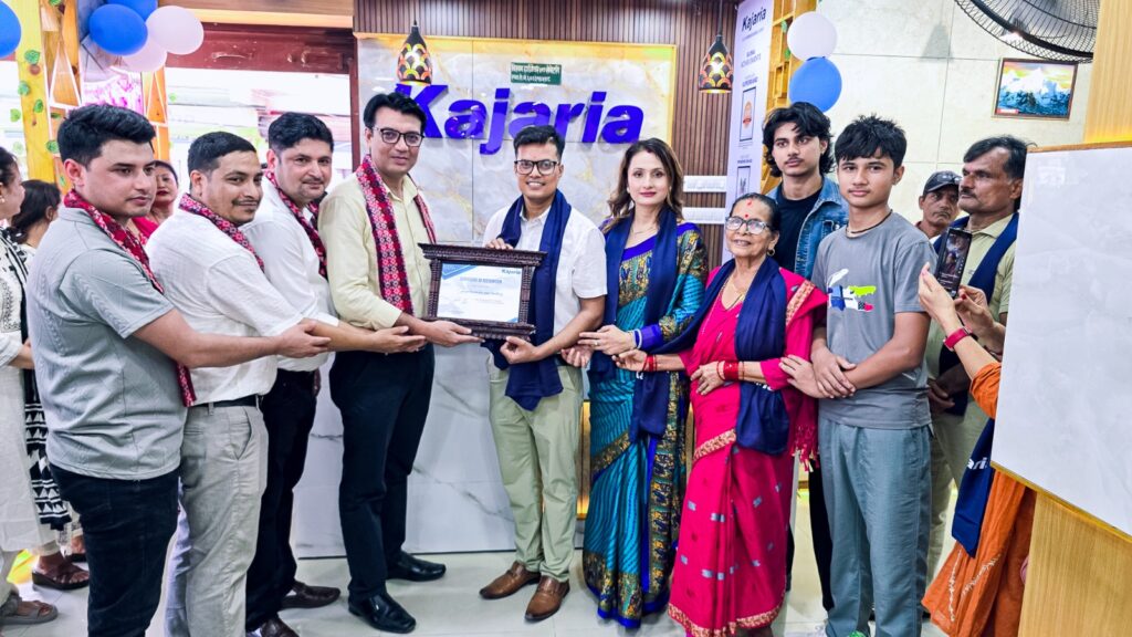 चितवनको रत्ननगरमा कजारिया रमेश टायल्सको नयाँ शोरुम सञ्चालनमा