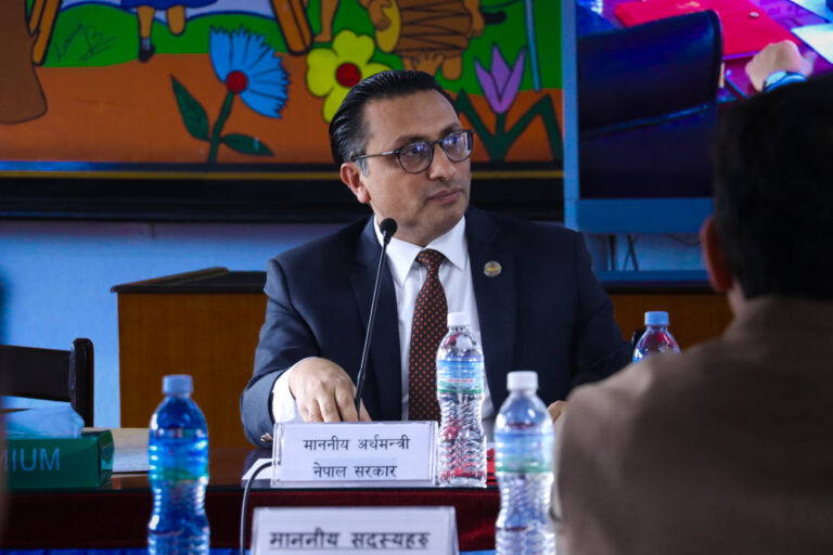 दुई अर्ब होइन,दुई रुपैयाँ मात्रै बेइमानी गरेको प्रमाण दिनुस् सार्वजनिक जीवन नै त्यागिदिन्छुः अर्थमन्त्री डा.स्वर्णिम वाग्ले
