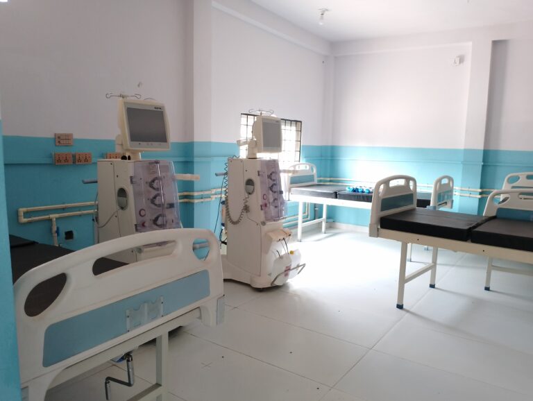 प्राविधिक जनशक्तिको अभावमा करोडौँ मूल्यका डायलासिस मेसिन थन्किए, मर्कामा बिरामी