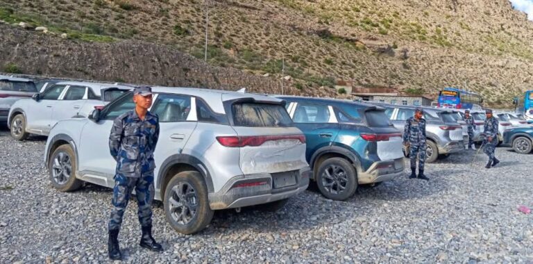 मुस्ताङको कोरोला नाकाबाट भित्रिएका ७७४ ईभी सवारीसाधन सशस्त्र प्रहरीको नियन्त्रणमा
