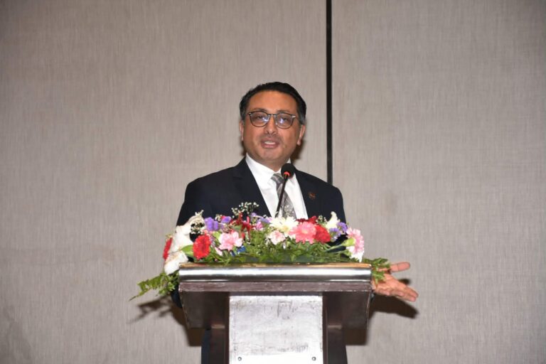 करोडको ईभी चढ्नेलाई कर बढाउँदा फरक पर्दैन, ५० लाखमुनिका गाडीको मूल्य घट्छ: अर्थमन्त्री वाग्ले