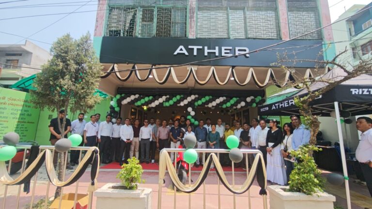 वीरगञ्जमा खुल्यो एथर स्कुटरको नयाँ शोरुम, ग्राहकलाई ८ वर्षको ब्याट्री वारेन्टी