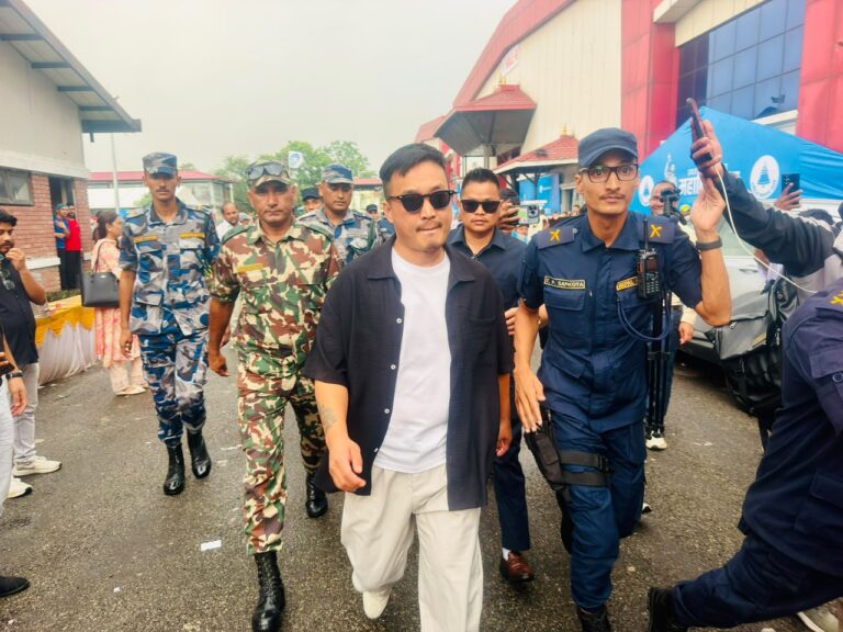 अमलेटमा माछाको काँडा भेटिएको घटनामा कुकलाई पक्राउ गरेको होइन : गृहमन्त्री सचिवालय