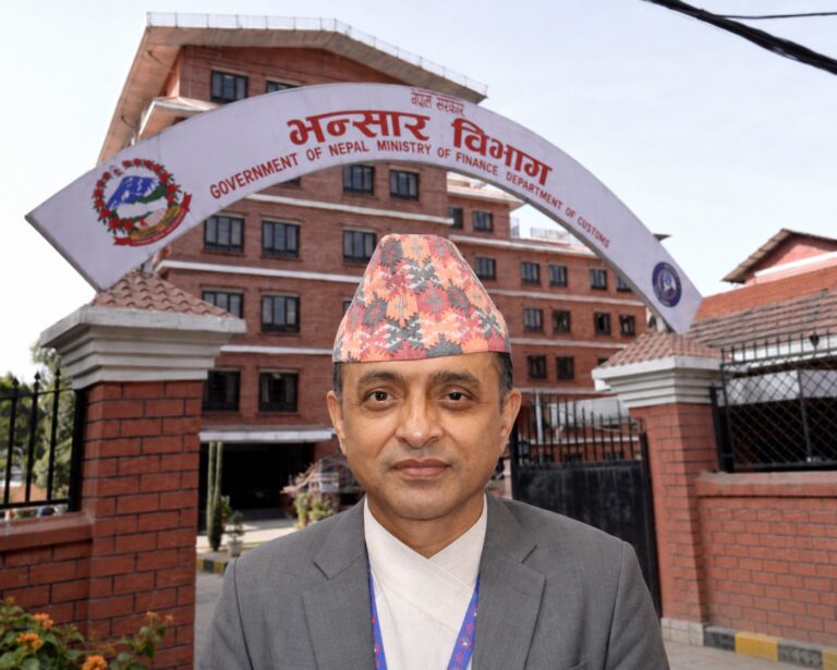 भन्सार विभागका महानिर्देशक श्यामप्रसाद भण्डारी मन्त्रालय तानिए, पाण्डेलाई निमित्तको जिम्मेवारी