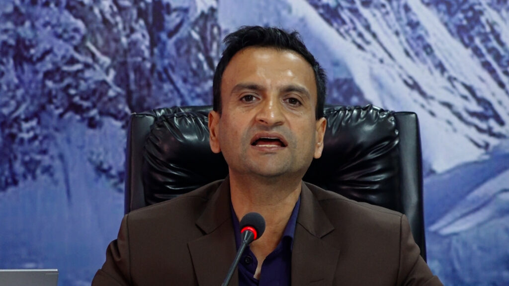 सडक सुरक्षा र यातायात व्यवस्थापनप्रति सरकार गम्भीर नभएको गजुरेलको आरोप
