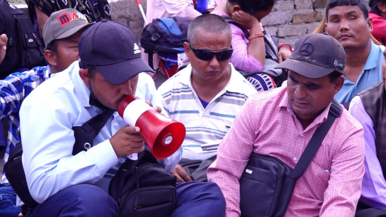 शिक्षा, स्वास्थ्य र रोजगारीको माग गर्दै दृष्टिविहीनहरूको माइतीघरमा प्रदर्शन