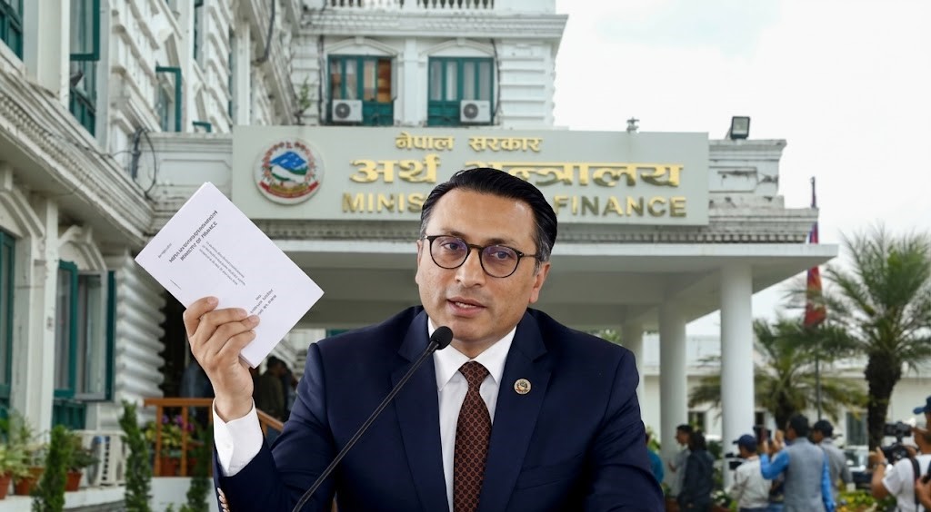 अर्थमन्त्रालका सय दिन: ११० अर्बको वित्तीय घोटाला अनुसन्धानदेखि आधा खर्ब बढी ऋण सम्झौता कामको सूचीमा