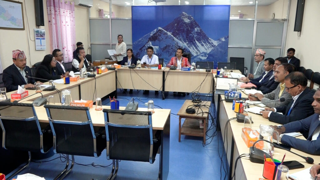 अघि बढ्यो सडक सुरक्षा विधेयक, राजमार्ग मर्मतका लागि असारभित्र ठेक्का आह्वान हुने